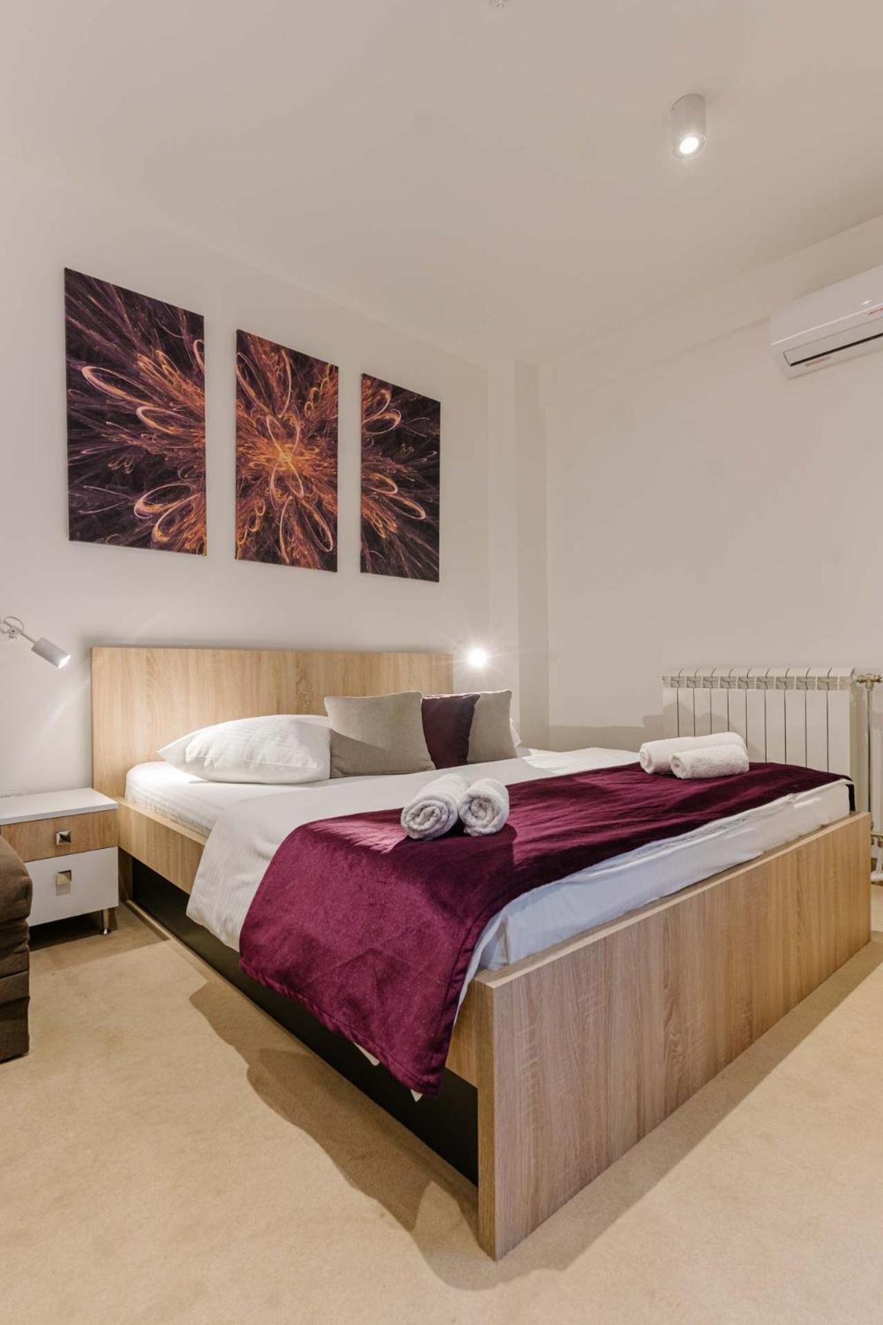 Nar Royalton Accommodation Nis Room photo